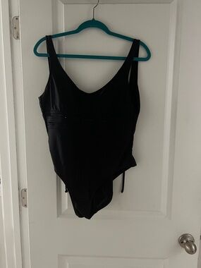 Mossimo Supply Co. Black Scoop One-Piece Swimsuit with Waist Seam
